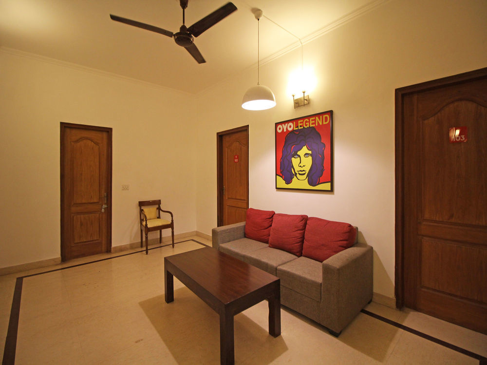 Oyo Flagship 592 Hauz Khas Village Нью-Дели Экстерьер фото