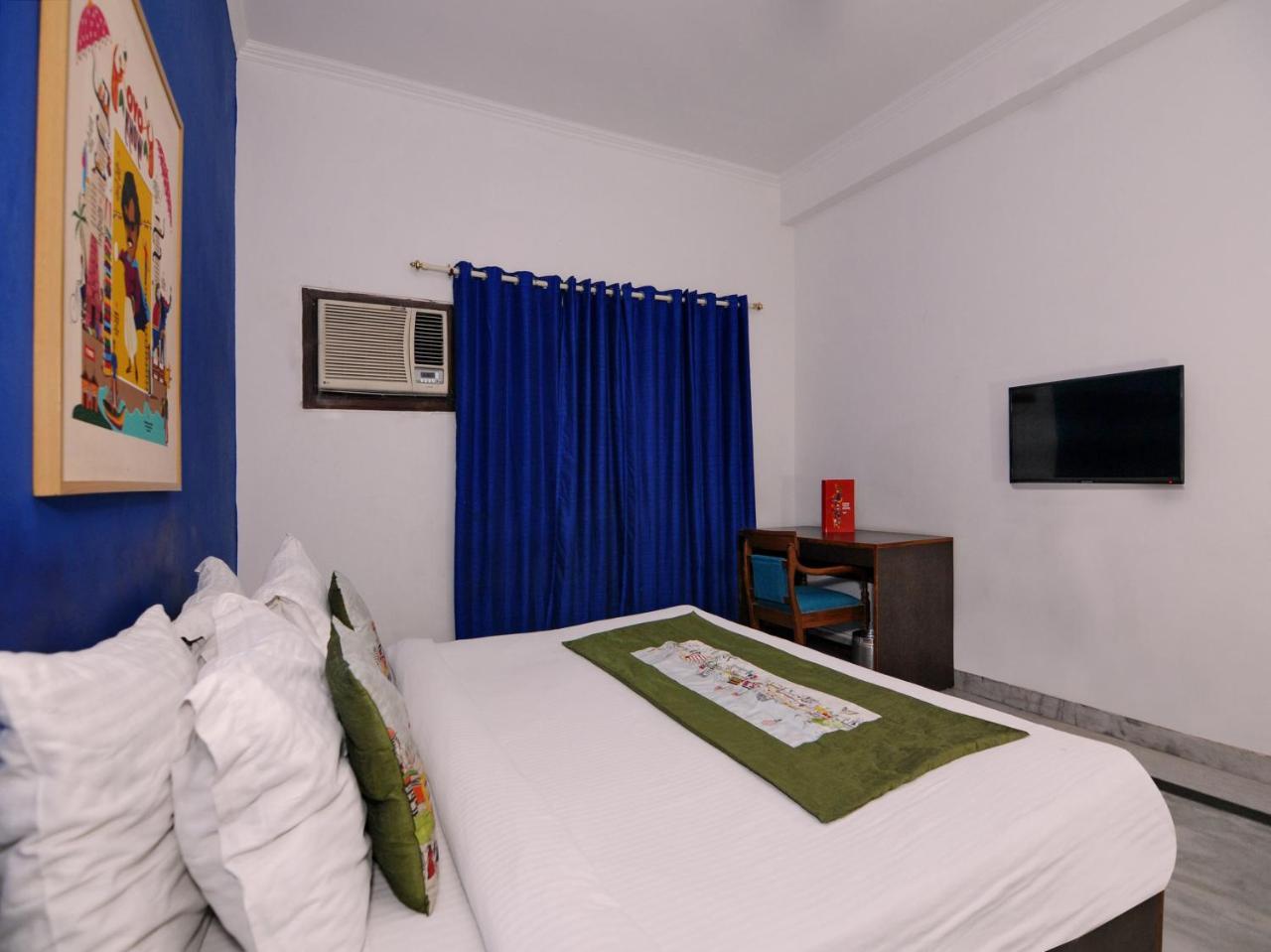 Oyo Flagship 592 Hauz Khas Village Нью-Дели Экстерьер фото