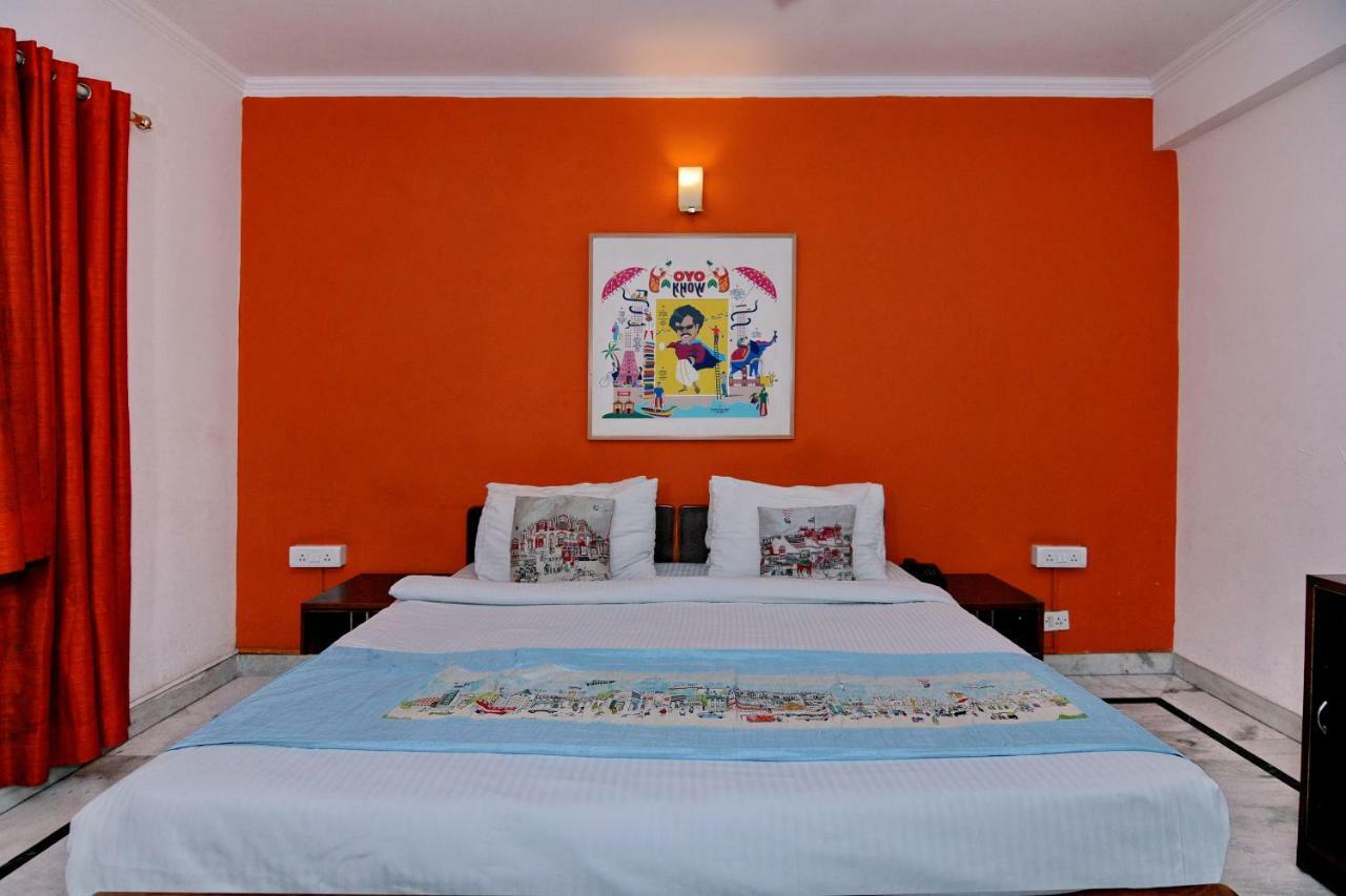 Oyo Flagship 592 Hauz Khas Village Нью-Дели Экстерьер фото