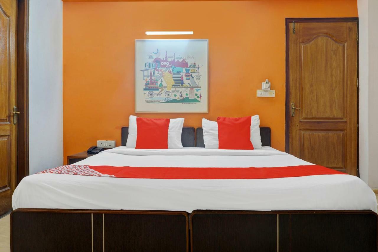 Oyo Flagship 592 Hauz Khas Village Нью-Дели Экстерьер фото